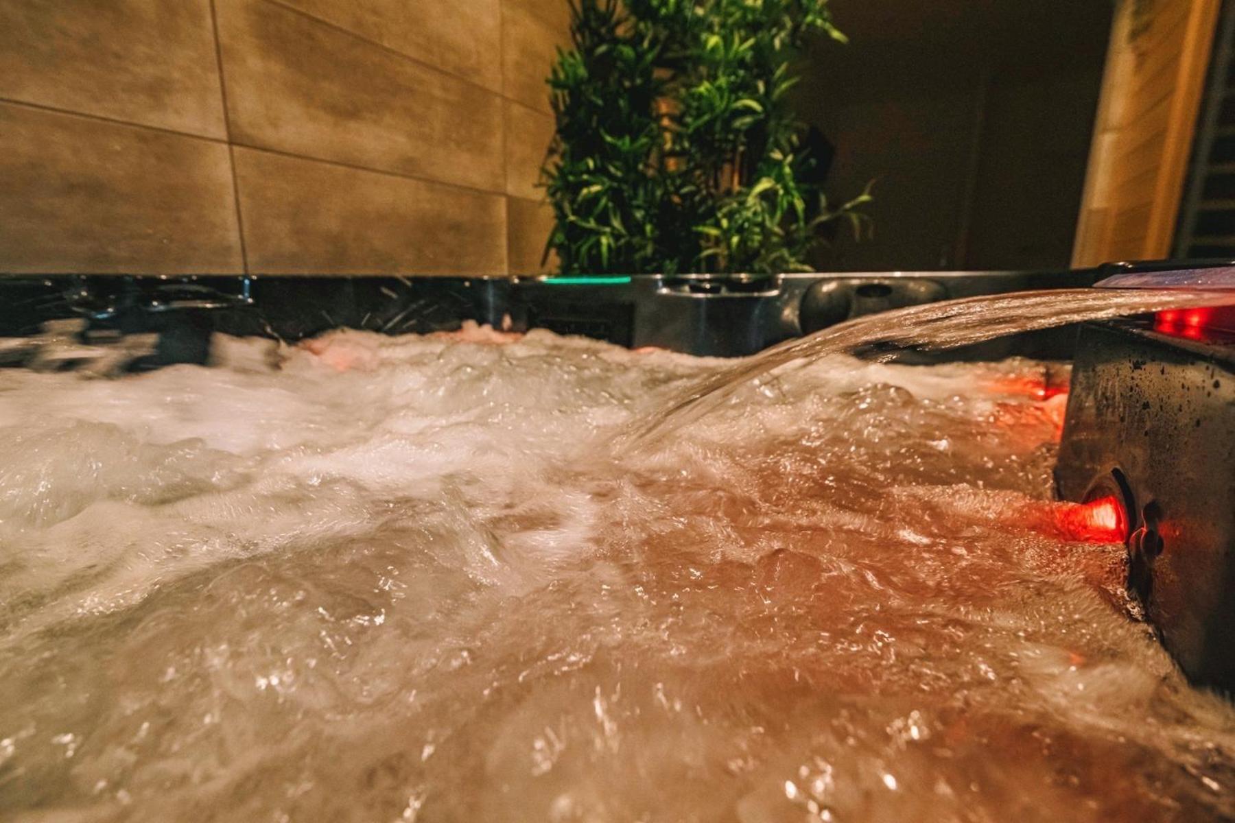 Spa Appartement O Temps Suspendu Reims Centre Sauna Et Jacuzzi Ngoại thất bức ảnh