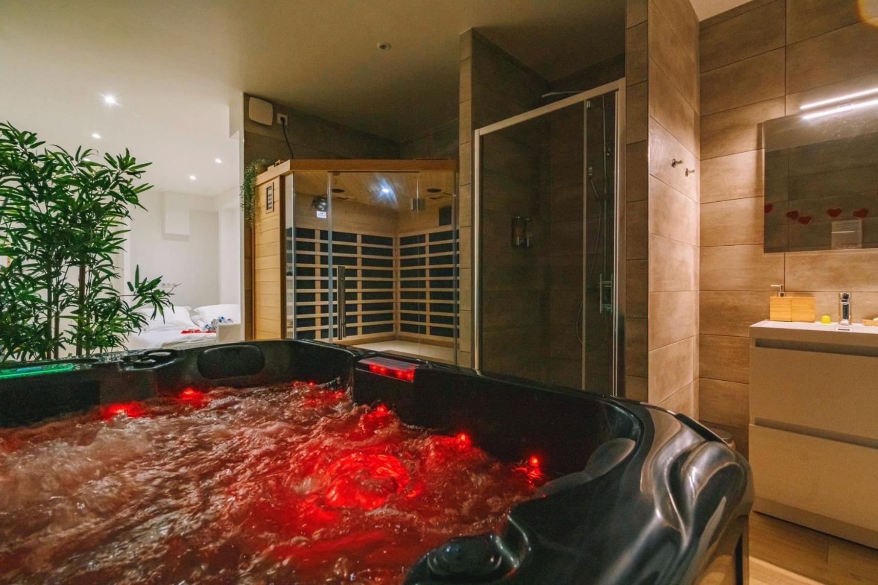 Spa Appartement O Temps Suspendu Reims Centre Sauna Et Jacuzzi Ngoại thất bức ảnh
